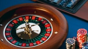How to play casino roulette online